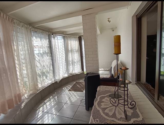 3 BEDROOM HOUSE FOR SALE IN SOUTH CREST